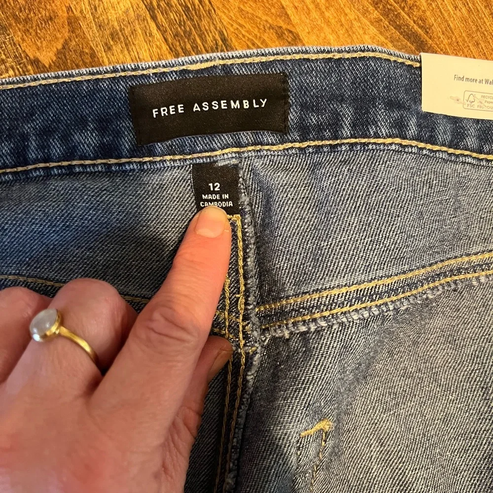 Women's Blue Mid Rise Barrel Leg Flare Jeans - Picture 3 of 6